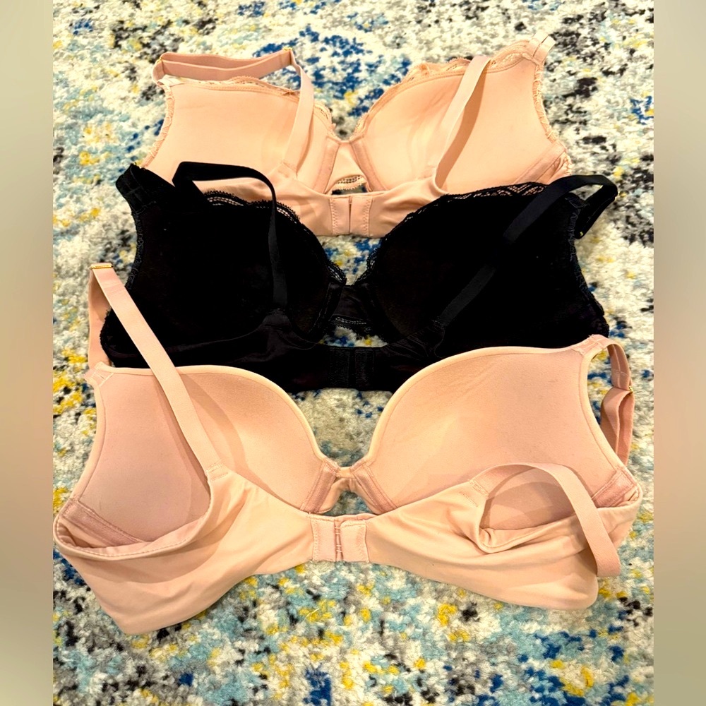 Chic Lace and Smooth Women's Bra Set - Black and Pink - Picture 3 of 7